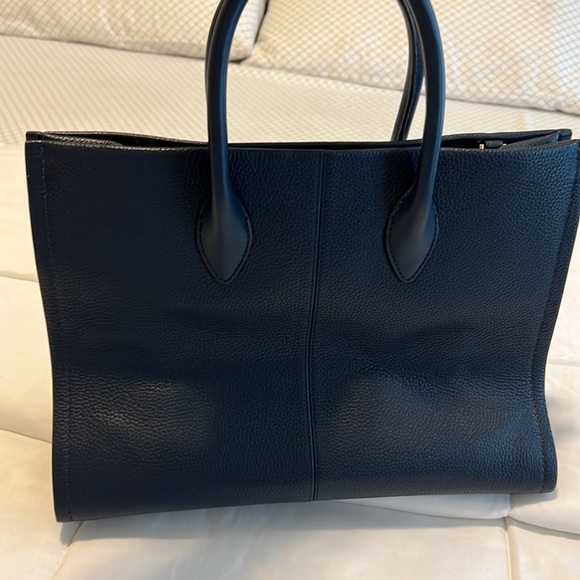 Michael Kors Mirella MD Tote Bag - Picture 3 of 12
